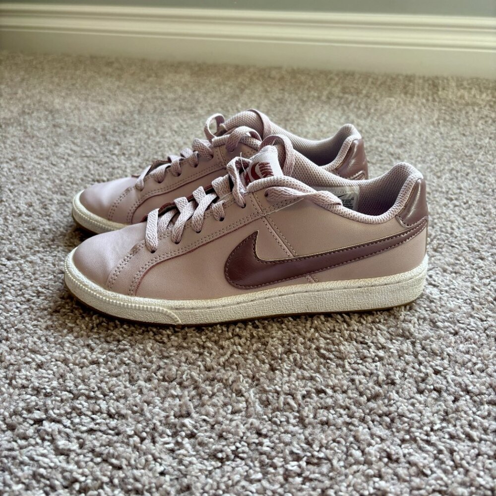 Nike Court Royale Women's Sneakers Size 5.5, smokey mauve
